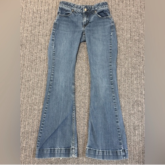 Kimes Ranch Lola’s - Picture 2 of 7